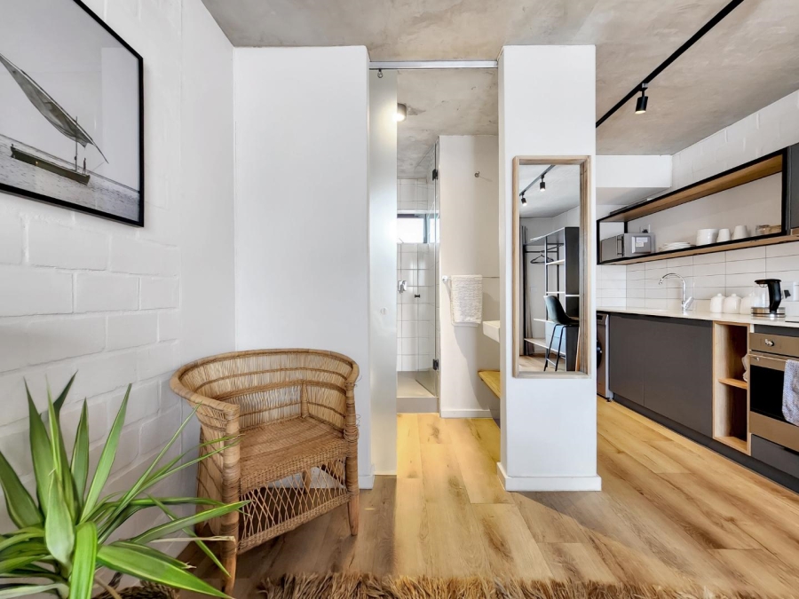 1 Bedroom Property for Sale in Sea Point Western Cape